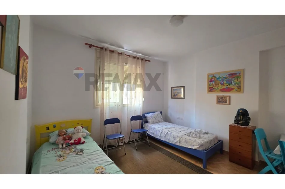 Vlore, jepet me qera apartament 1+1+Ballkon Kati 2, 95 m² 350 € (Rruga Hasan Kushta, Albano Romina, Vlorë)