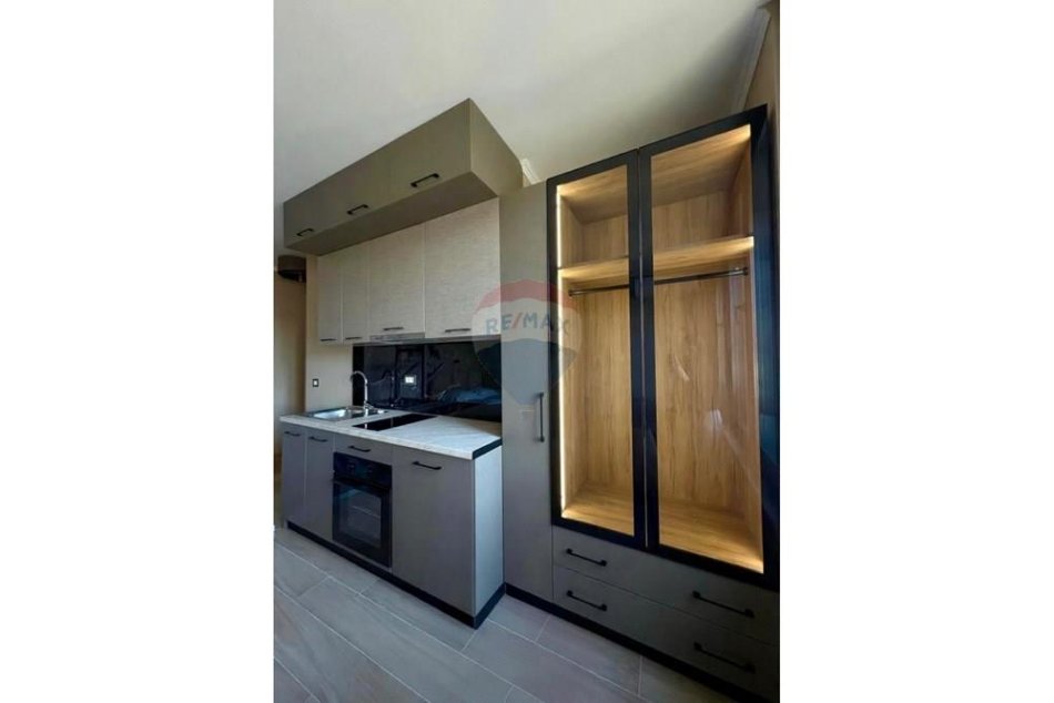 Tirane, shitet garsonier 1+1 Kati 8, 61 m² (myslym shyr)