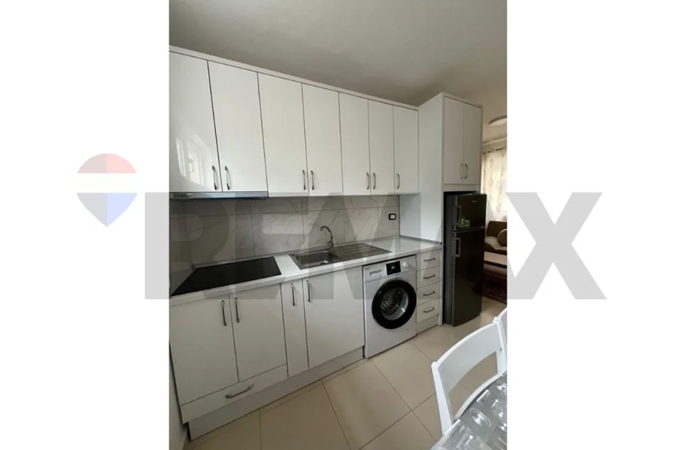 Tirane, jepet me qera apartament 1+1 , 100 m² 599 €