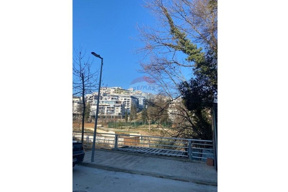 Tirane, jepet me qera apartament 1+1 , 56 m² 501 € 