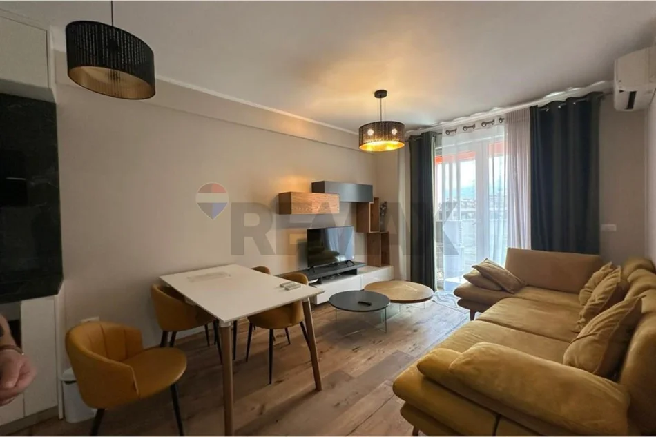 Tirane, jepet me qera apartament , 75 m² 700 € 