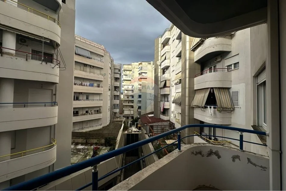 Vlore, jepet me qera apartament 2+1 Kati 8, 125 m² 350 € (Blv. Ismail Qemali,Conad, Vlore)