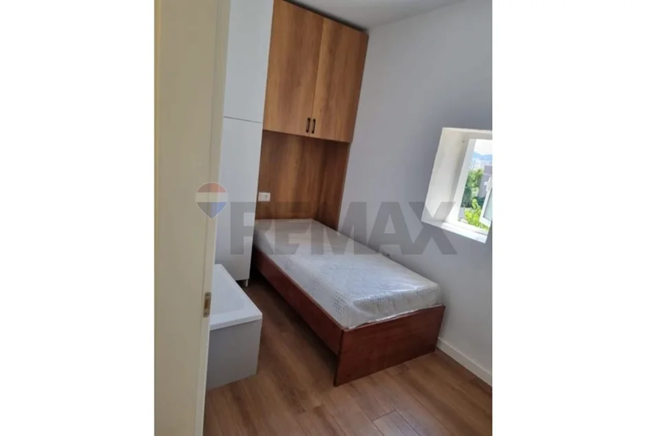 Tirane, jepet me qera apartament , 98 m² 450 € 