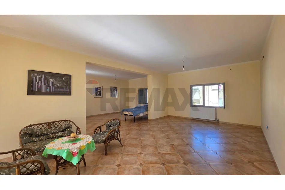 Vlore, shitet apartament 2+1+Ballkon Kati 3, 181 m² 180.000 € (Rruga Gjergj Kastrioti (Transballkanike), Vlorë)