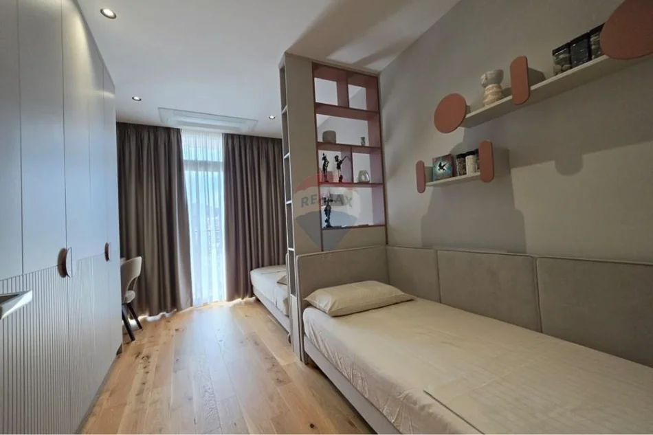 Tirane, jepet me qera apartament , 131 m² 2.500 € 