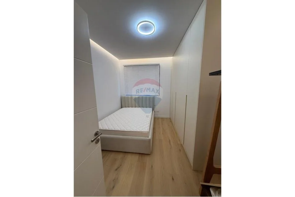 Tirane, jepet me qera apartament 2+1 , 85 m² 700 € (Astir)