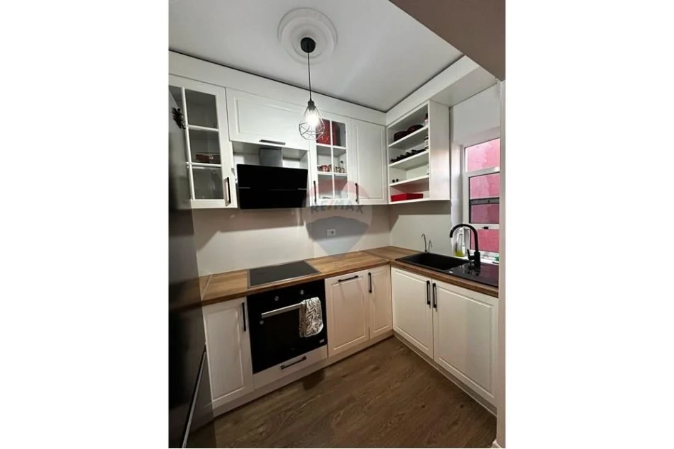 Tirane, jepet me qera apartament 1+1 Kati 2, 60 m² 600 € (Bulevardi Gjergj Fishta)
