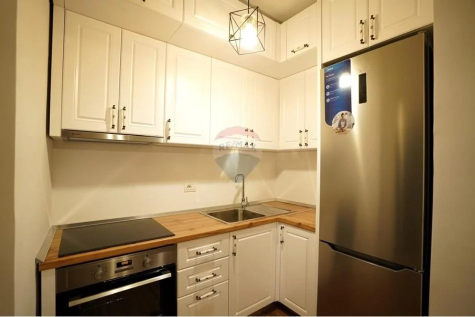 Tirane, jepet me qera apartament 1+1 , 63 m² 600 € 