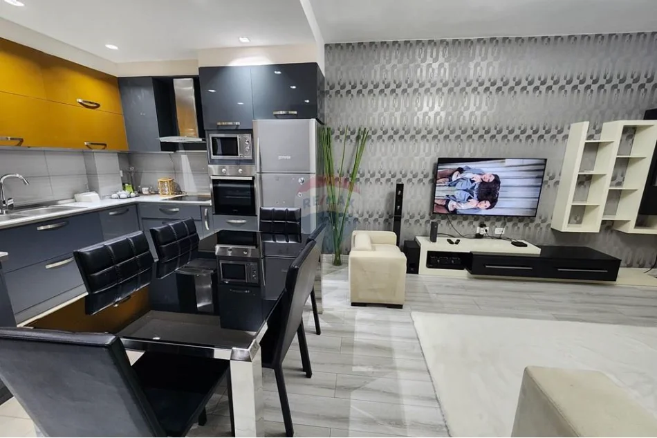 Tirane, jepet me qera apartament , 95 m² 651 € 