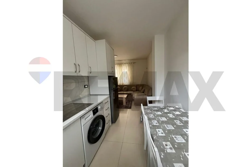 Tirane, jepet me qera apartament 1+1 , 100 m² 599 €
