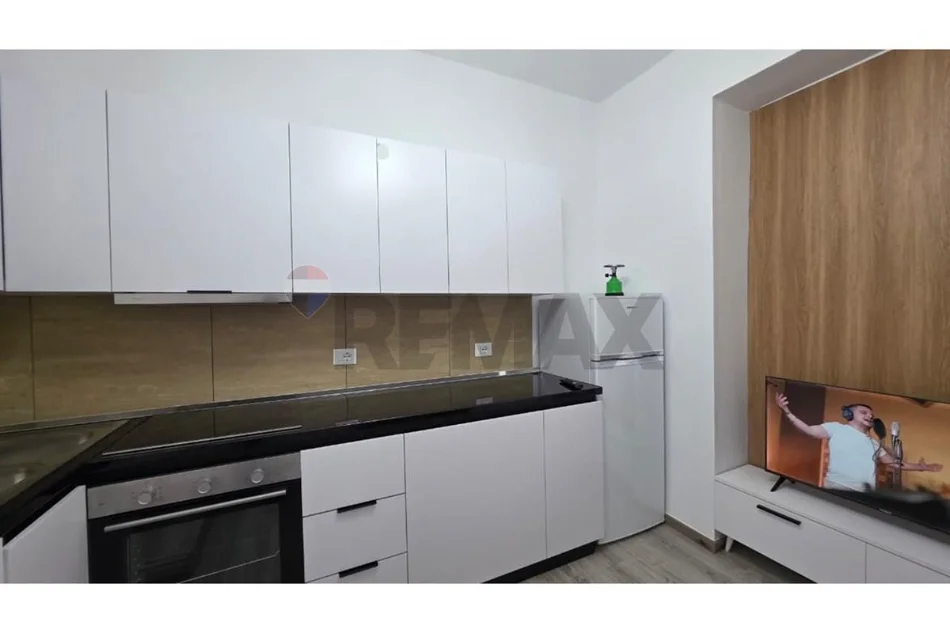 Vlore, jepet me qera apartament 1+1 Kati 0, 65 m² 300 € (Tek Gjyqi Vjeter, Vlore)