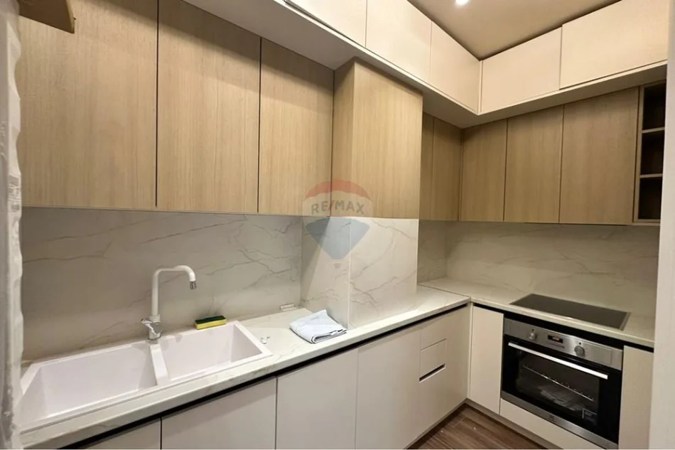 Tirane, jepet me qera apartament 1+1 Kati 2, 77 m² 500 € (Aura Residence)