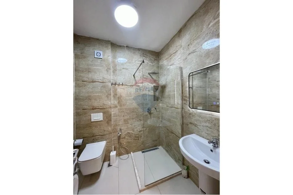 Tirane, jap me qera apartament 1+1 , 70 m² 700 € (Zogu Zi)