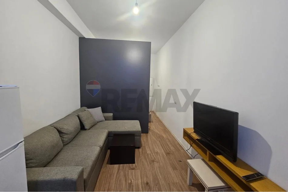 Tirane, jepet me qera apartament 1+1 Kati 1, 45 m² 330 € (Kompleksi Mangalem)
