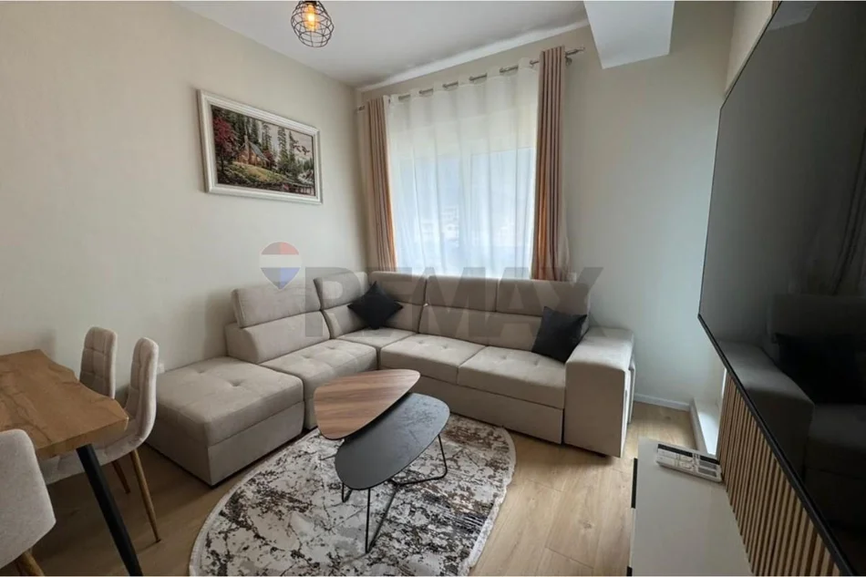 Ali Demi, Kompleksi Kadiu, Japim me Qira Apartament 1+1 - 420 Euro