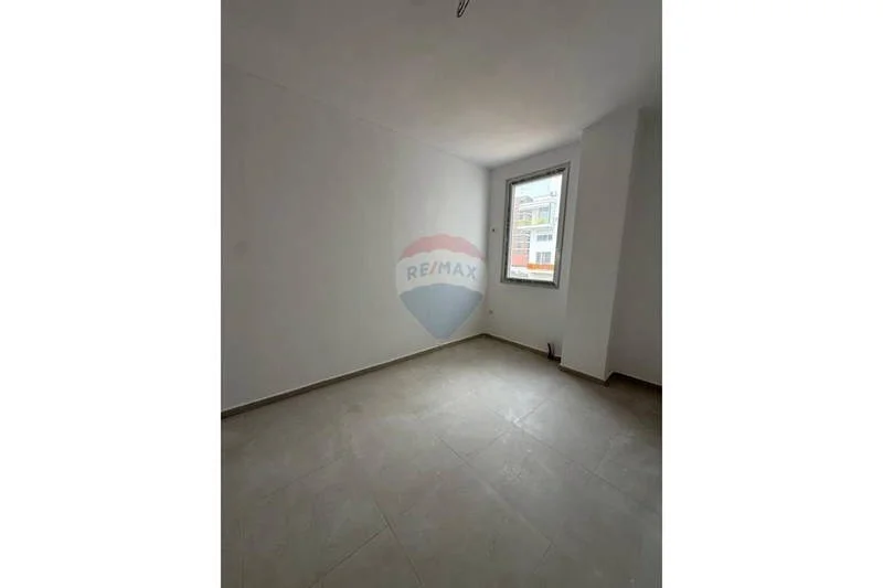 Tirane, shitet apartament , 102 m² 154.000 € 