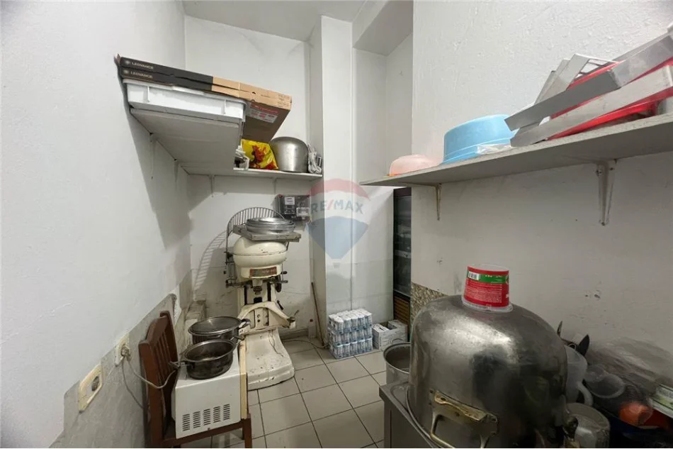 Vlore, shitet lokal Kati 1, 47 m² 80.750 € (sheshi Isa Boletini, Vlore)