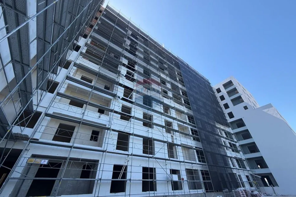 Tirane, shitet apartament 3+1+Ballkon Kati 8, 107 m² 91.000 € (Kamez)