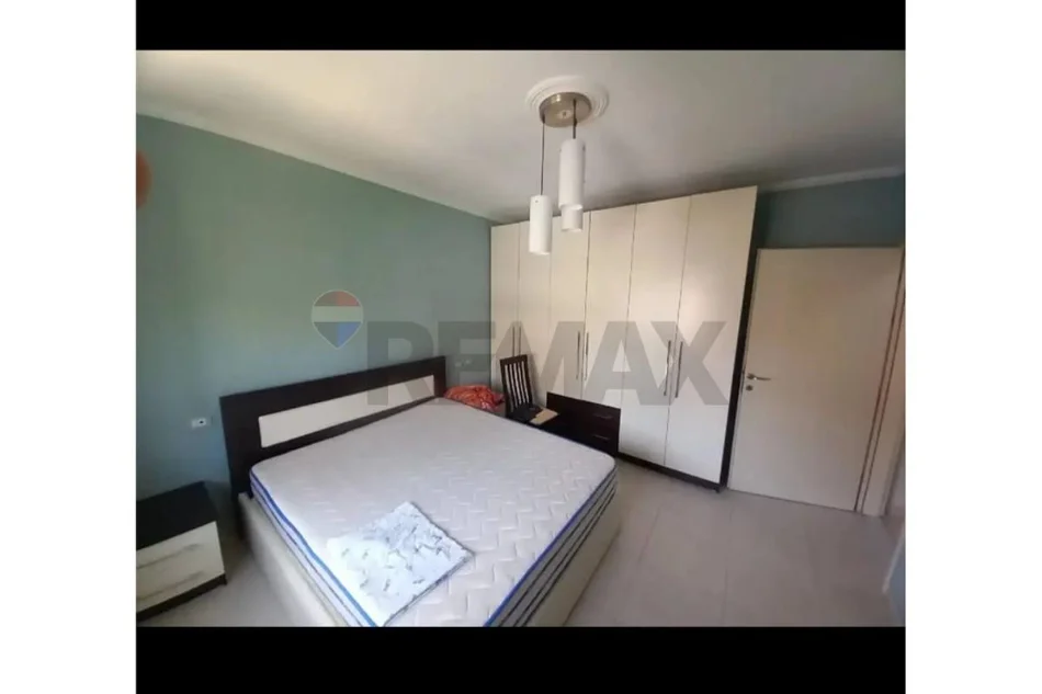 Tirane, jepet me qera apartament 2+1+Aneks+Ballkon Kati 3, 82 m² 550 € (irfan tomini)