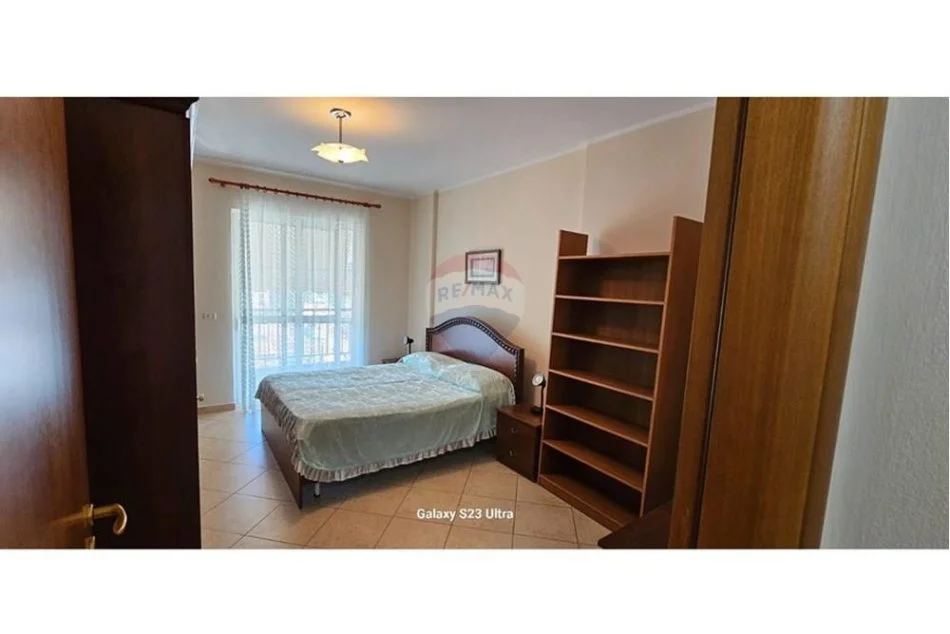 Tirane, jepet me qera apartament 3+1+Ballkon , 125 m² 850 € 
