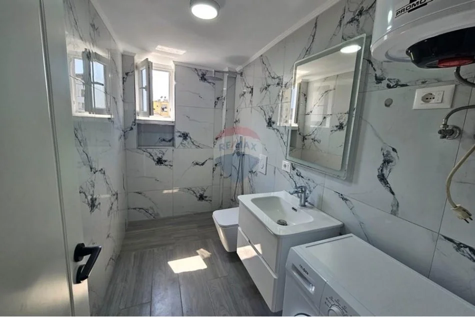 Tirane, jepet me qera apartament 2+1 Kati 3, 75 m² 600 € (Mine Peza)