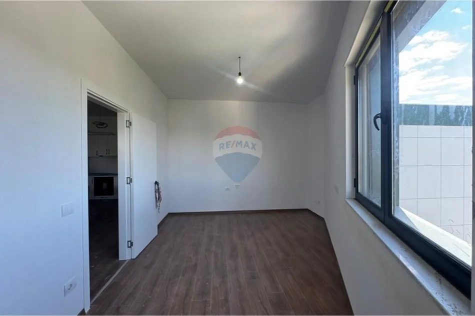 Tirane, jepet me qera apartament 2+1 Kati 6, 95 m² 520 € 