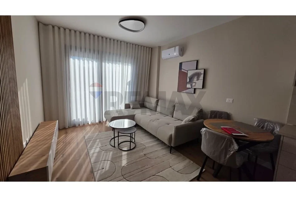 Tirane, jepet me qera apartament 1+1+Ballkon , 63 m² 740 € (Liqeni i Thate)