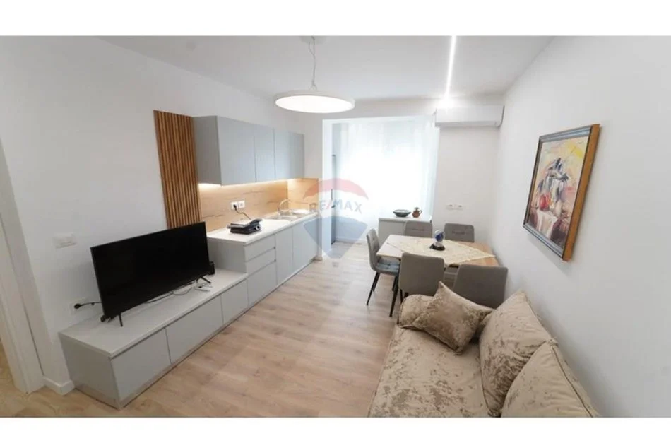 Tirane, jepet me qera apartament 1+1 , 65 m² 650 € (Rruga Ferit Xhajko,)