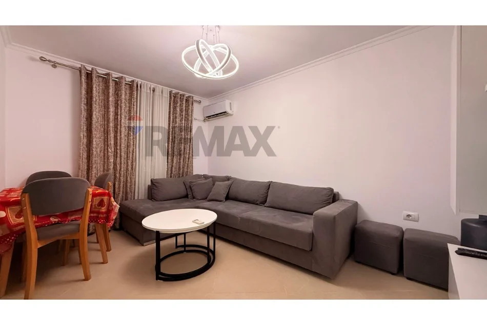 Shqiperi, jepet me qera apartament 1+1 , 50 m² 600 € (Myslym Shyri)