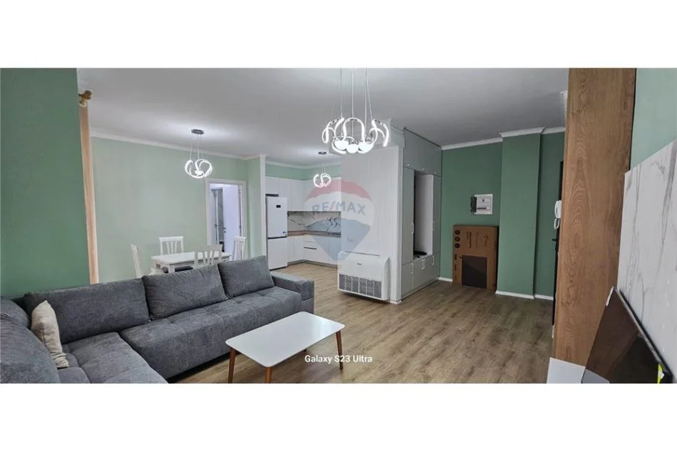 Tirane, jepet me qera apartament 2+1+Ballkon , 111 m² 1.300 € 