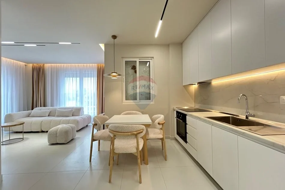 Tirane, jepet me qera apartament 1+1 , 66 m² 