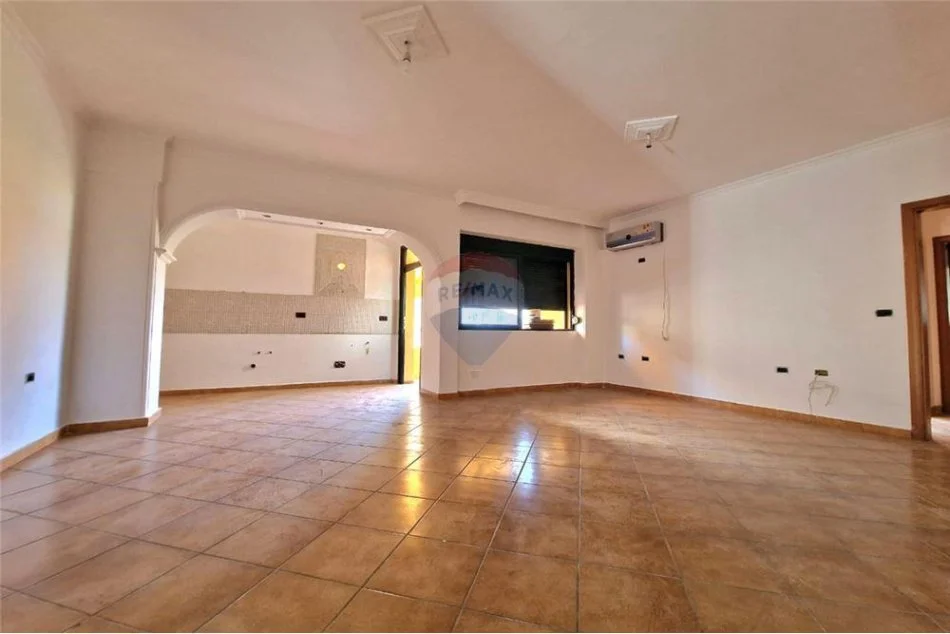 Vlore, shitet apartament 2+1 , 150 m² 150.000 € (Veledin Kollozi Vlorë, Vlorë)