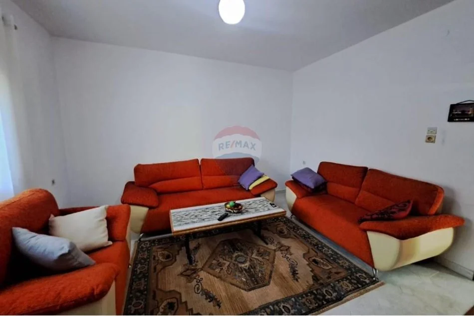 Vlore, shitet shtepi 4+1 Kati 0, 120 m² 140.000 € (Lagjja Karabash, Vlorë)