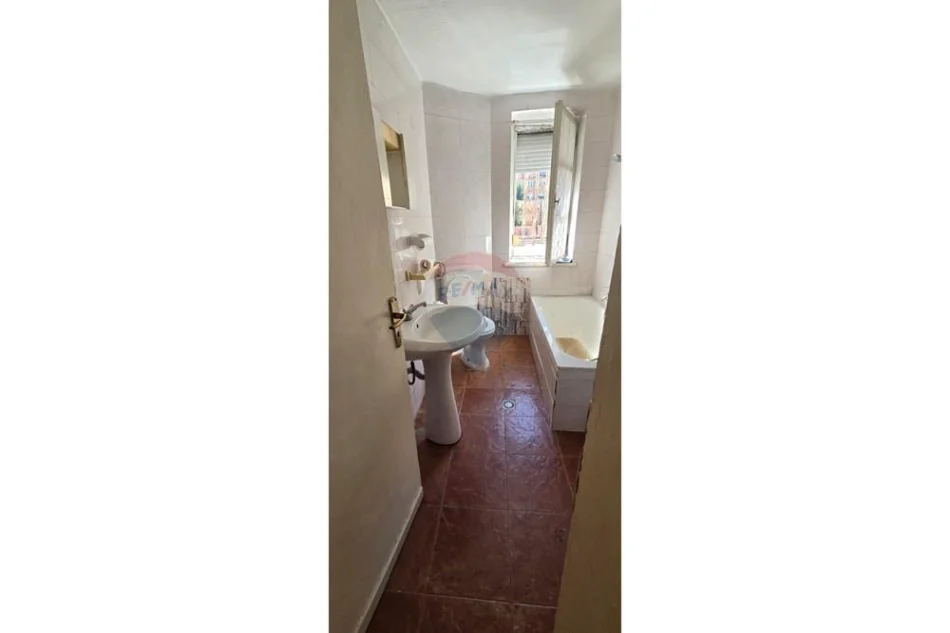 Tirane, shitet apartament 2+1 , 72 m² 193.000 € 