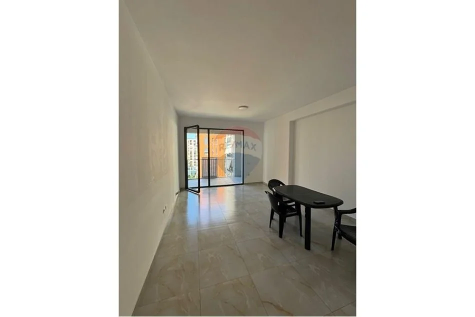 Tirane, jepet me qera apartament 2+1 Kati 3, 100 m² 700 € (Porcelan)