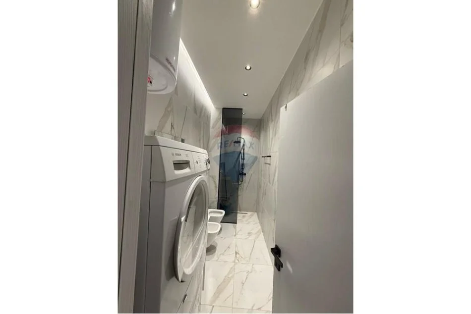 Tirane, jepet me qera apartament 1+1+Ballkon , 66 m² 800 € 