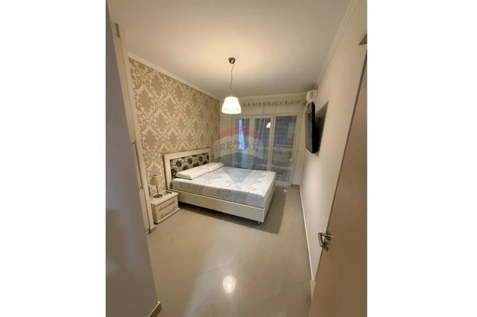 Tirane, jepet me qera apartament 2+1 Kati 3, 83 m² 777 € (Kompleksi Kontakt)