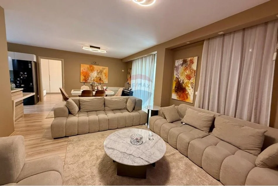 Tirane, shitet apartament 2+1+Aneks+Ballkon Kati 4, 99 m² 223.000 € (Kompleksi Ana)