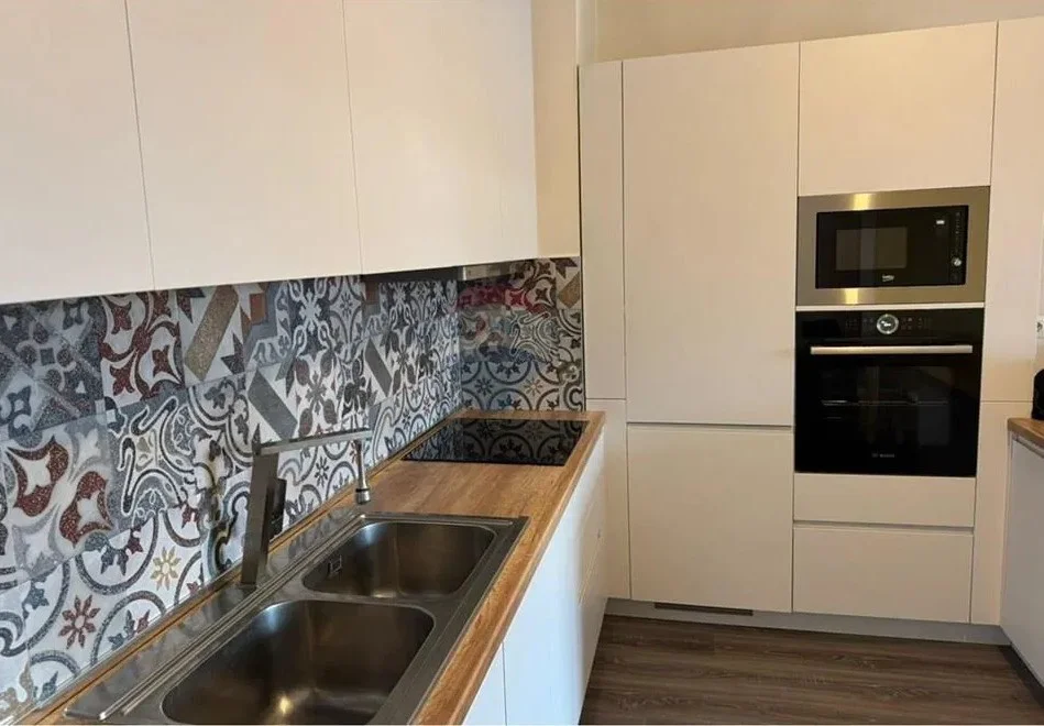 Tirane, shitet apartament 2+1 Kati 3, 102 m² 229.000 € (Porcelan ID: 530261046-484)