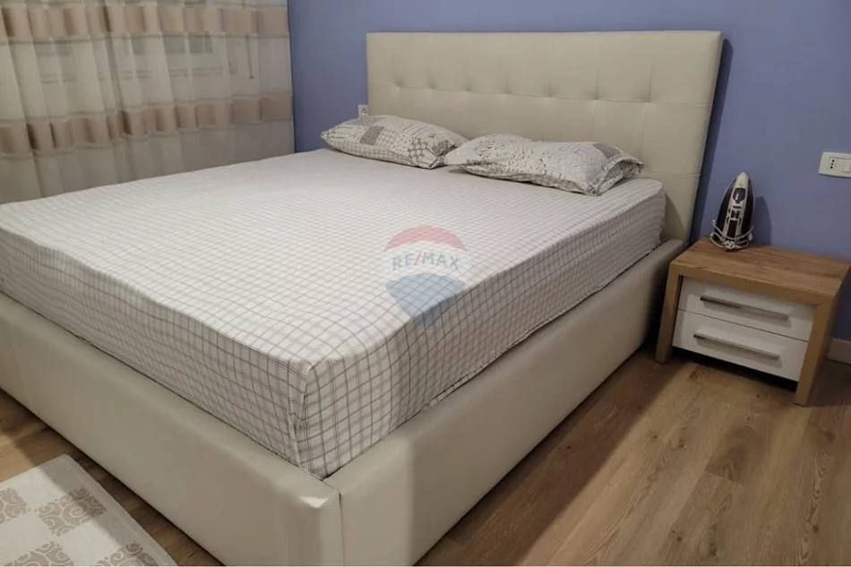 Tirane, jepet me qera apartament , 82 m² 680 € 