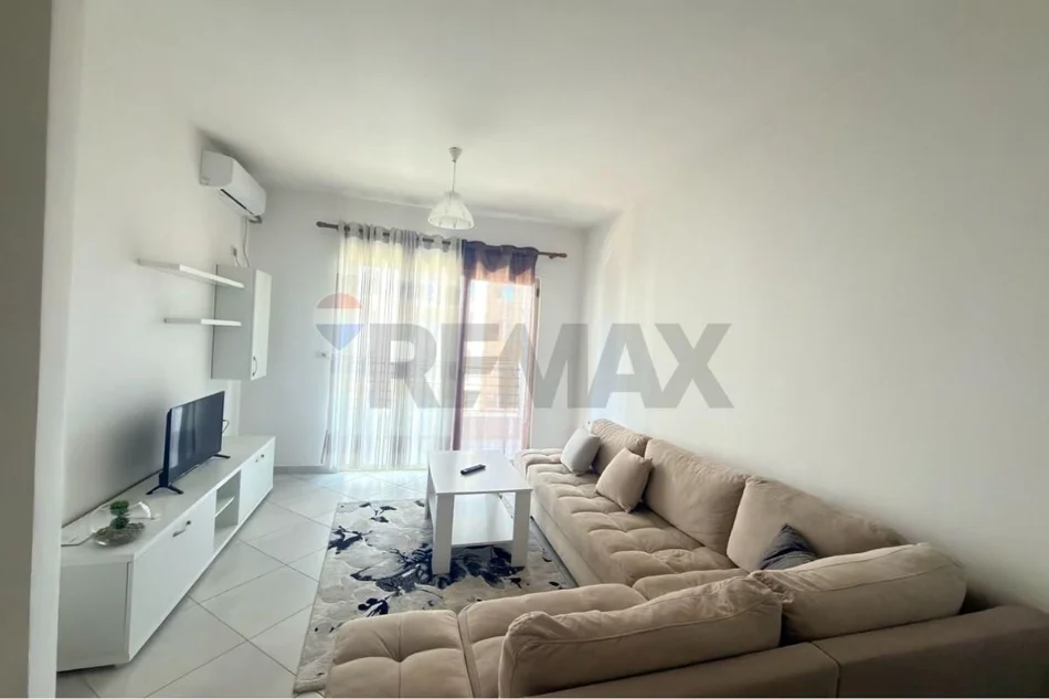 Tirane, jepet me qera apartament , 65 m² 500 € 
