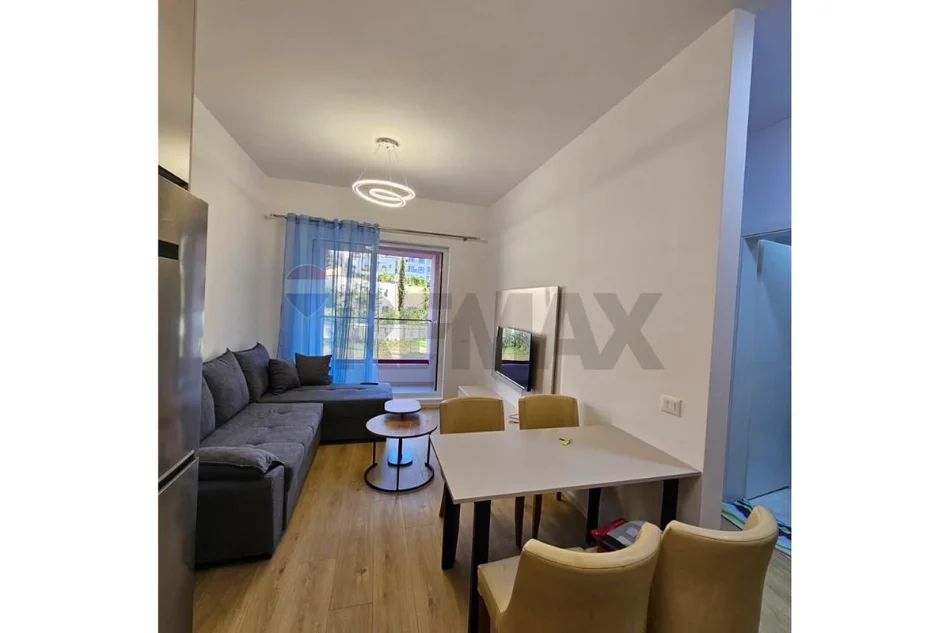 Tirane, jepet me qera apartament 1+1+Ballkon , 60 m² 530 € (Kompleksi Mangalem)