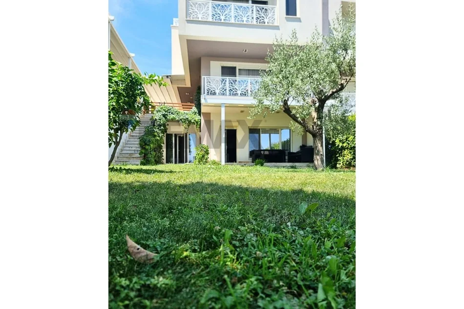 Tirane, jepet me qera Vile Vile 3 Katshe , 221 m² 3.000 € (Liqeni i Farkës, Tiranë)
