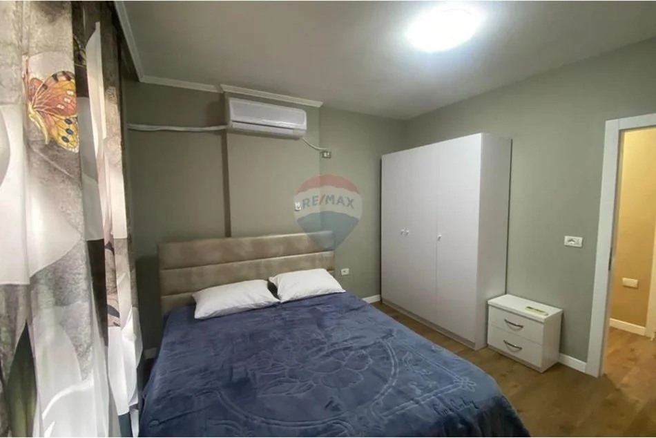 Tirane, jepet me qera apartament 2+1+Ballkon , 100 m² 600 € 