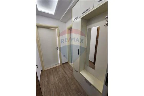 Tirane, jepet me qera apartament 1+1 Kati 8, 56 m² 550 € (Rruga e Kavajës, Shqipëri)