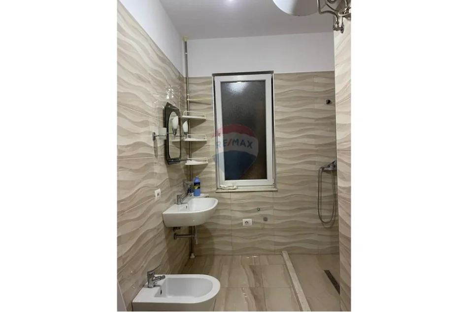 Tirane, shitet apartament , 140 m² 246.001 € 