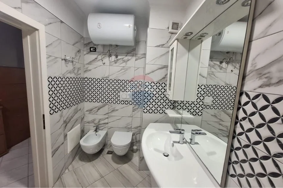 Tirane, shitet apartament , 120 m² 220.000 € 