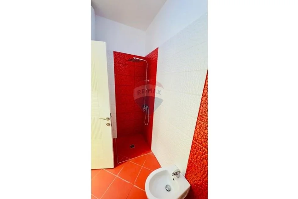 Tirane, jepet me qera apartament 2+1+Aneks Kati 4, 120 m² 1.100 € 