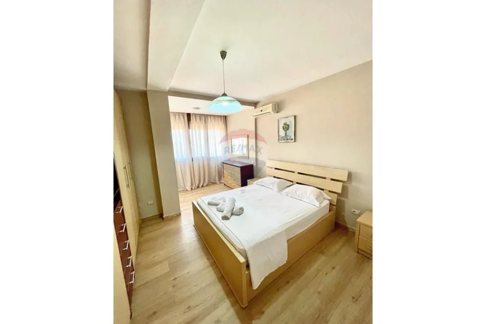 Tirane, jepet me qera apartament 1+1+Ballkon , 73 m² 800 € (Myslym Shyri)