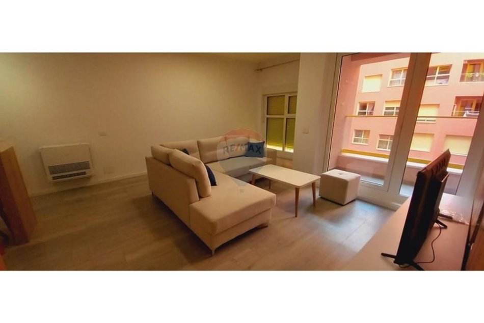 Tirane, jepet me qera apartament 2+1 Kati 0, 83 m² 450 € (Mangalem)